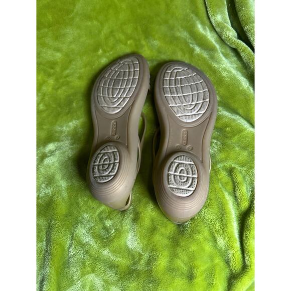 Crocs Women’s Isabella Strappy Sandals Beige Gold W7 - Picture 4 of 5